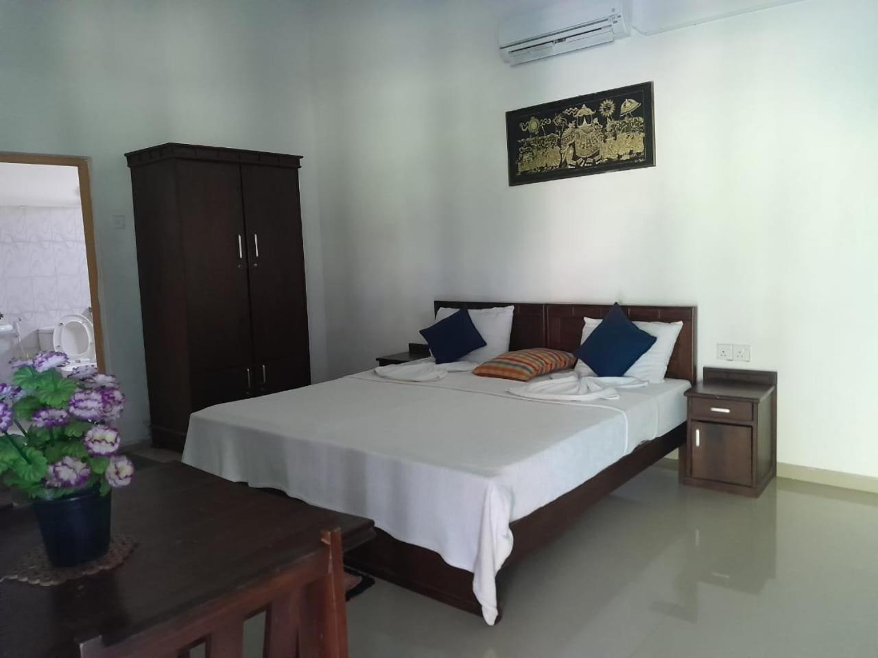 Serenity Lake Resort Yala Tissamaharama Exterior foto
