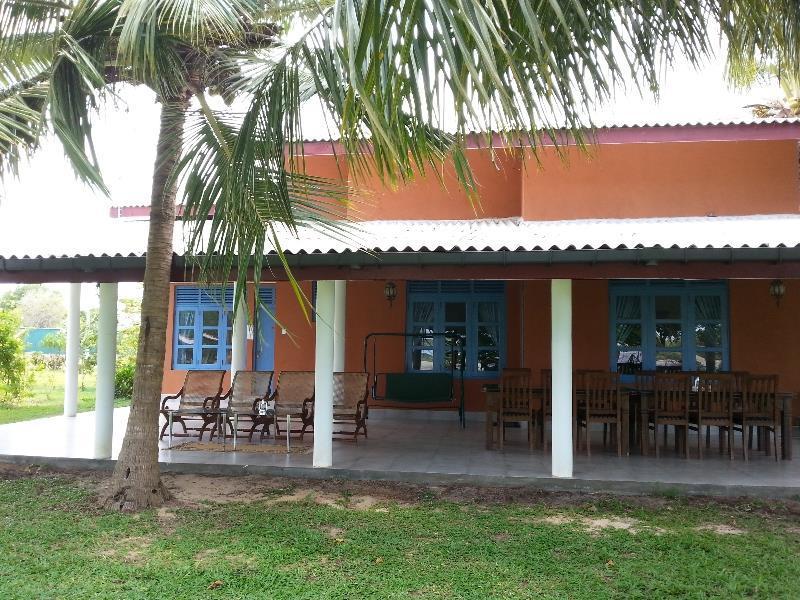 Serenity Lake Resort Yala Tissamaharama Exterior foto
