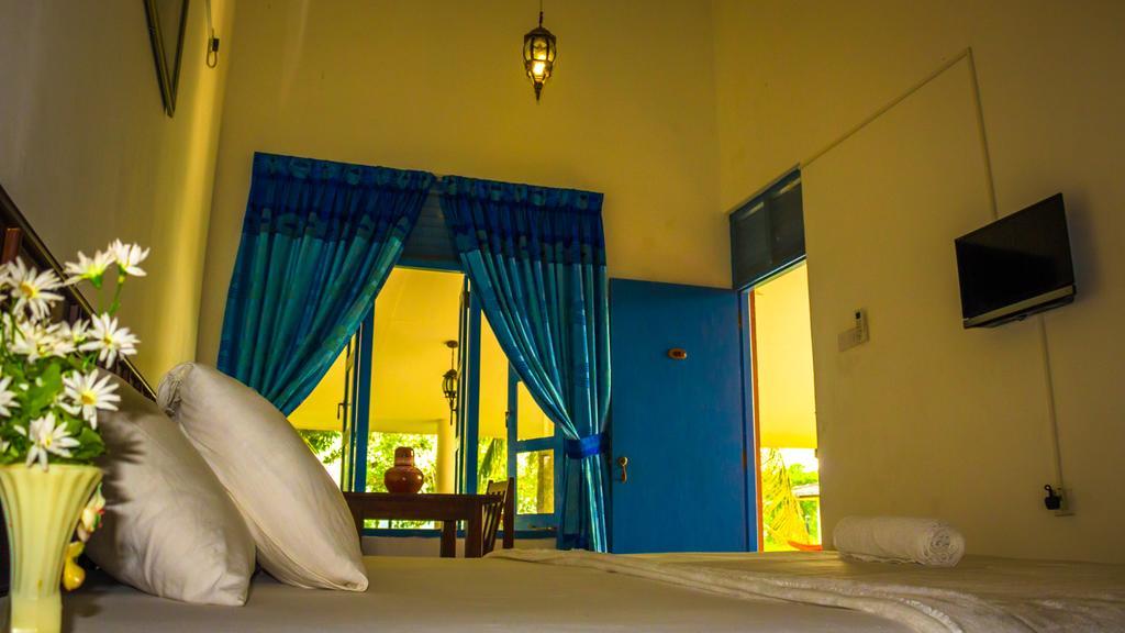 Serenity Lake Resort Yala Tissamaharama Exterior foto